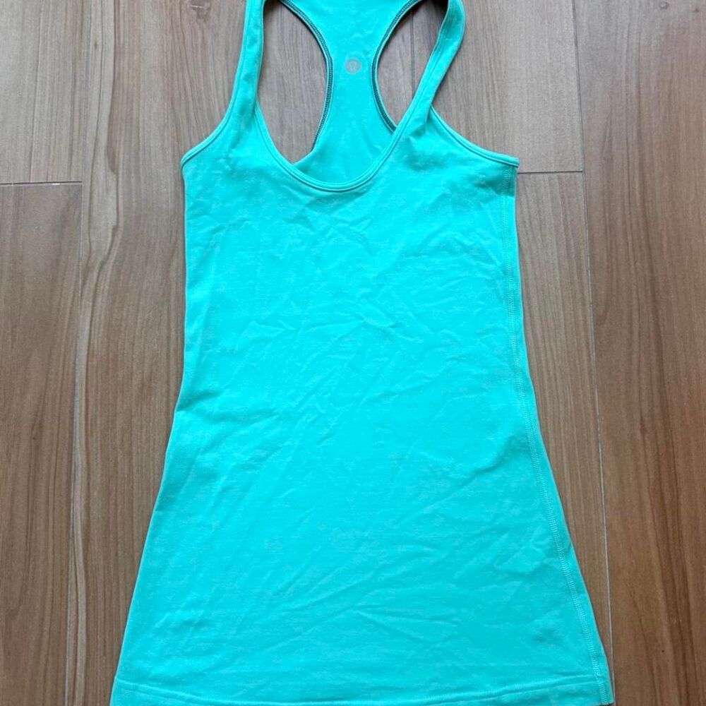 Lululemon Women's Aqua tank top